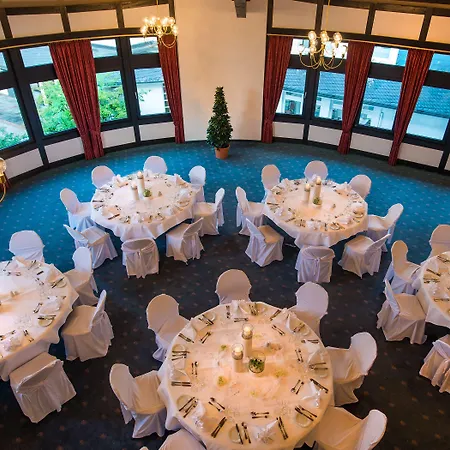 Parkhotel فندق 4*